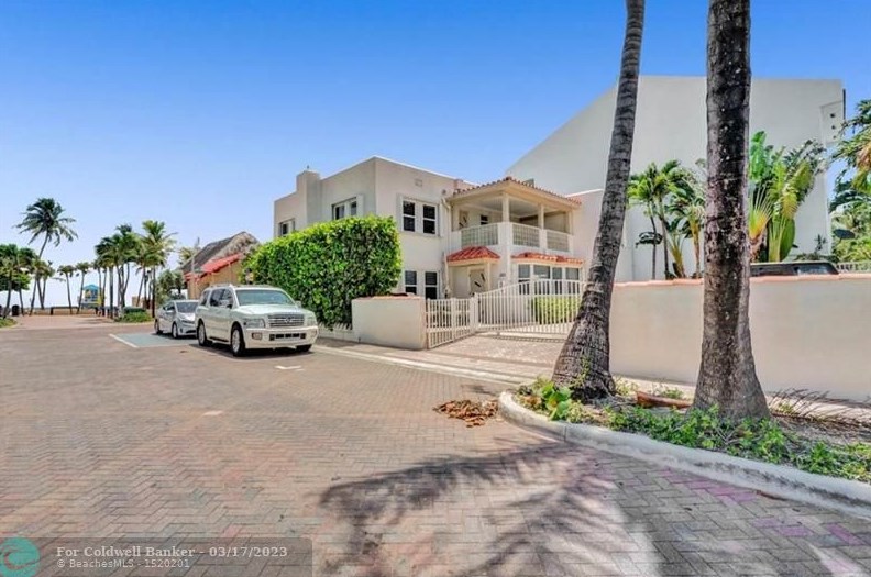 300 Arizona St, Hollywood, FL 33019-1406