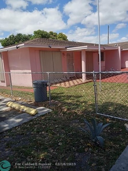 1021 W 30th St, Hialeah, FL 33012