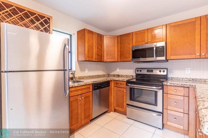 7575 Courtyard Run W, Boca Raton, FL 33433