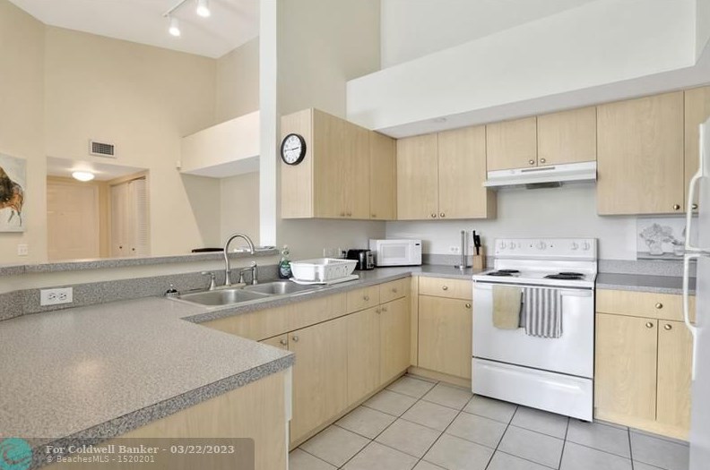 723 Villa Cir #723, Boynton Beach, FL 33435