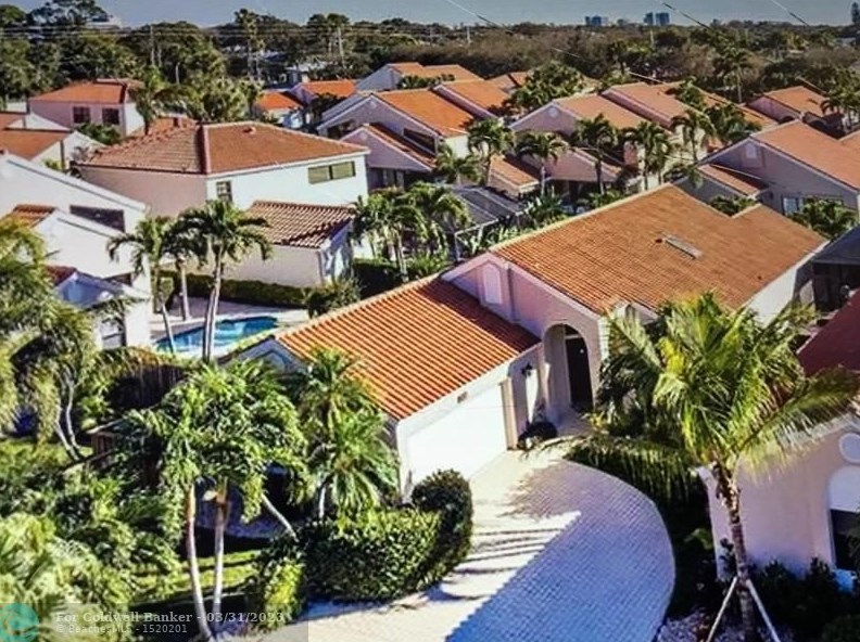 2609 La Lique Cir, West Palm Beach, FL 33410