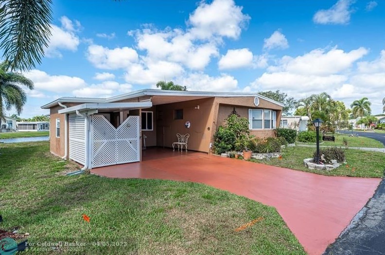 20942 Sunrise Dr, Boca Raton, FL 33433-1524