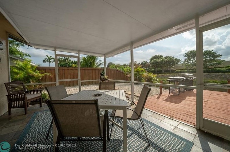 9648 Richmond Cir, Boca Raton FL  33434-2329 exterior