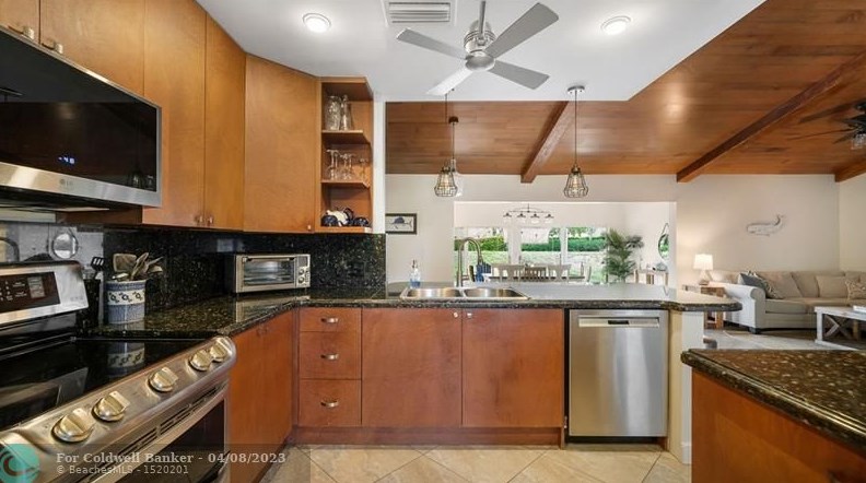 9648 Richmond Cir, Boca Raton FL  33434-2329 exterior