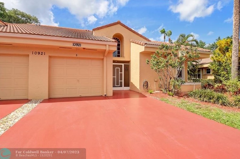 10921 Ladera Ln, Boca Raton, FL 33498