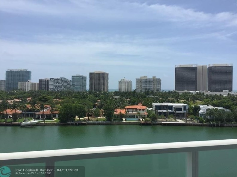 9821 E Bay Harbor Dr #905, Miami, FL 33154