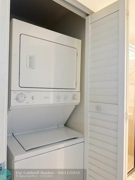 1111 1st Ave, Miami FL  33130-5400 exterior