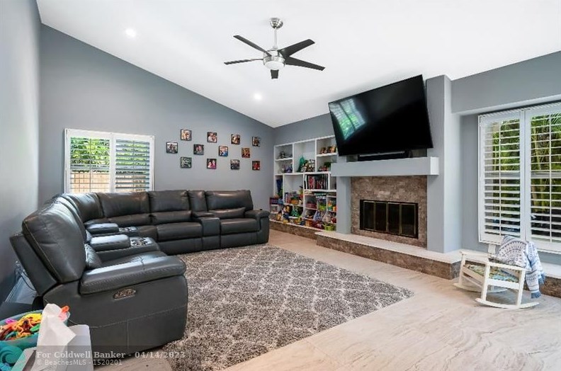 6148 Vista Linda Ln, Boca Raton FL  33433-8225 exterior