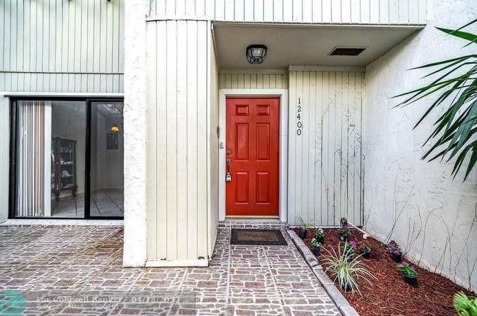 12400 Westhampton Cir, West Palm Beach, FL 33414