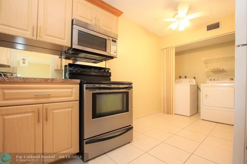 17 Willowbrook Ln #204, Delray Beach, FL 33446