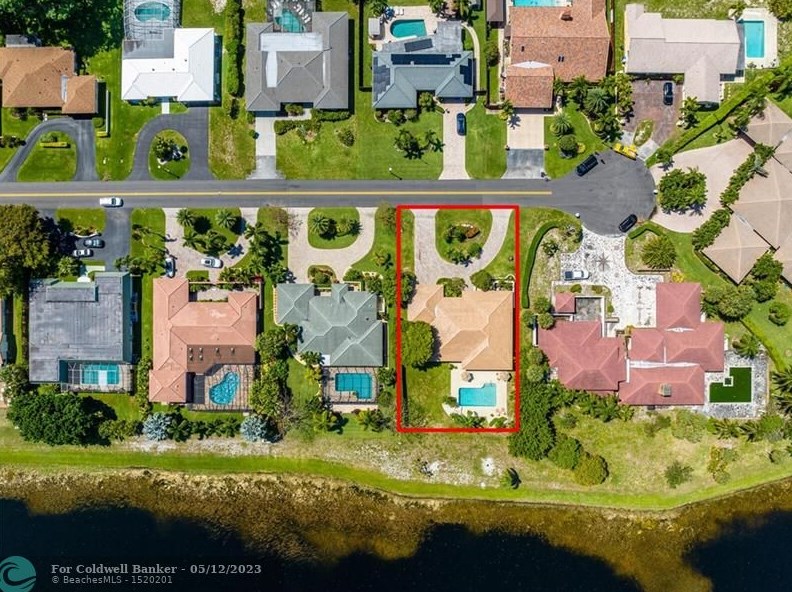 3165 Estates Dr, Pompano Beach, FL 33069-3808