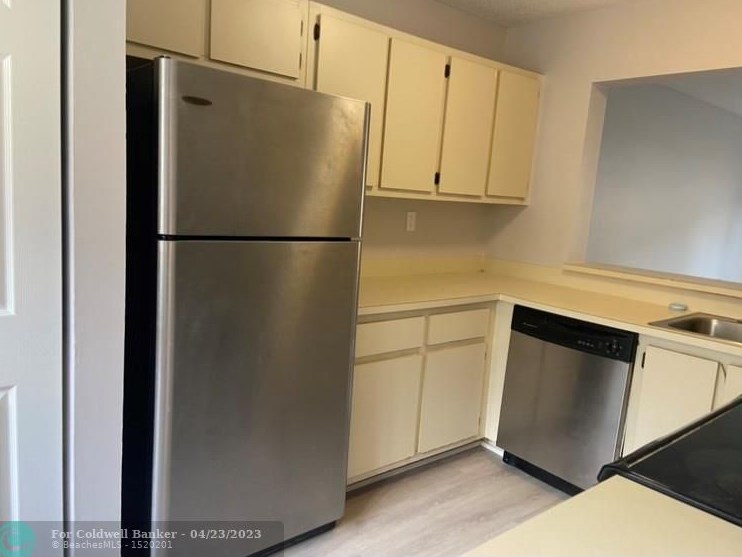 9473 Palm Cir N, Hollywood, FL 33025