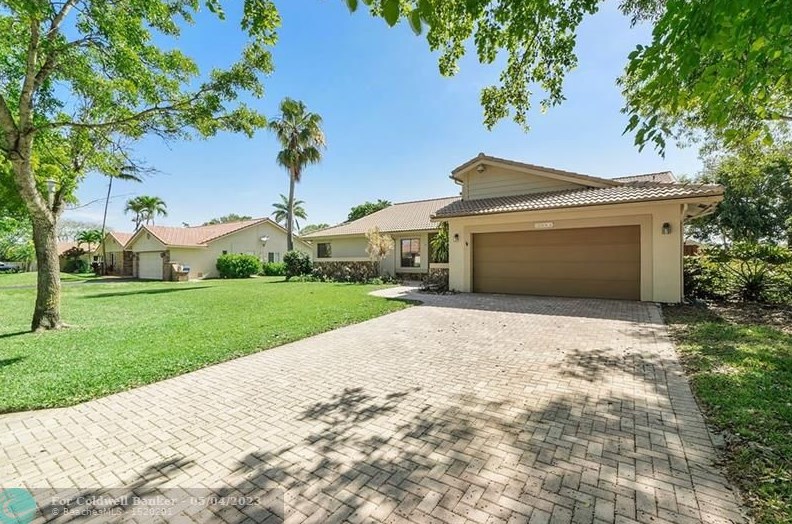 2111 111th Ter, Pompano Beach, FL 33071-5749
