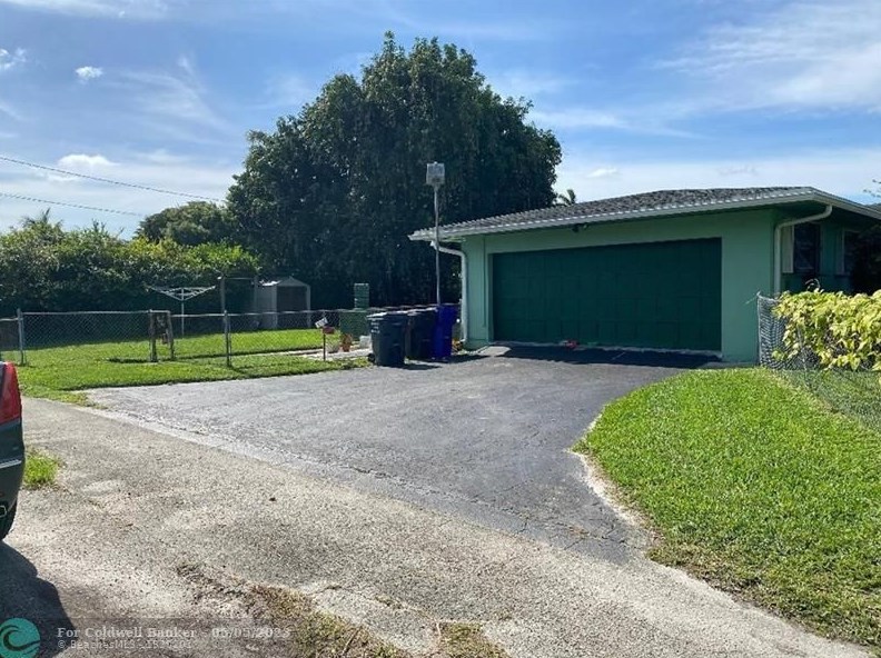 115 Entrada Dr, Hollywood, FL 33021-7036