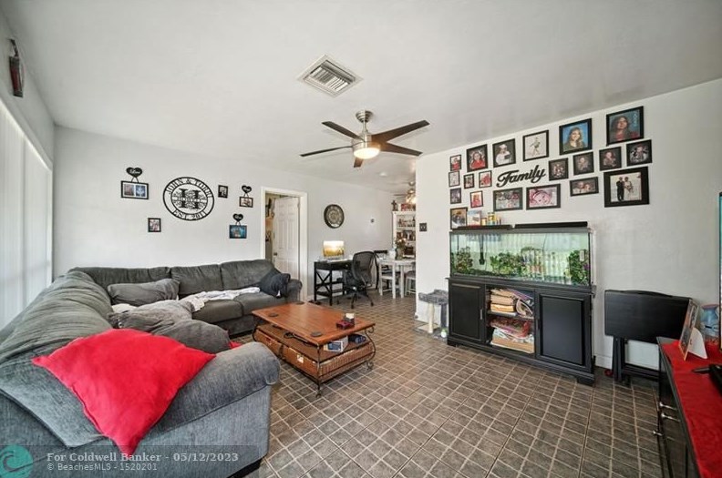 436 Cheyenne Dr, Lake Worth, FL 33462-2202