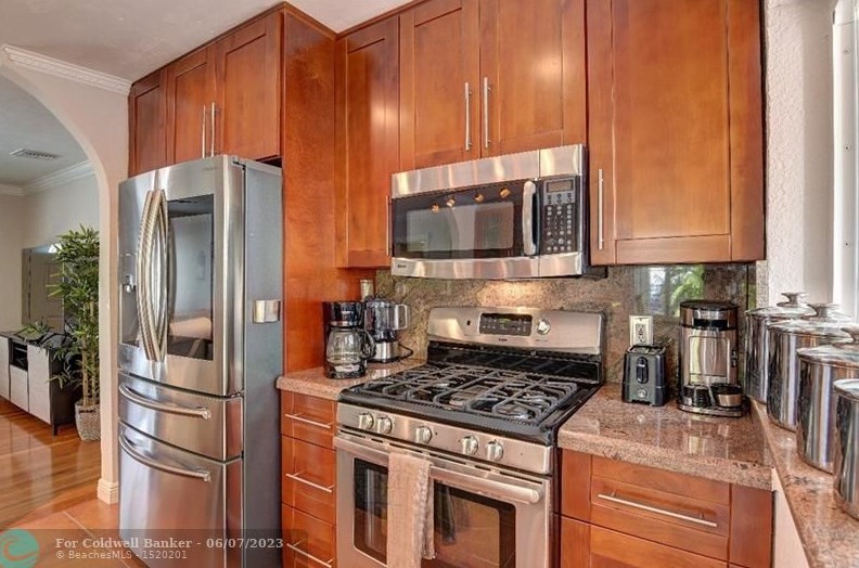 1516 Plunkett St, Hollywood FL 33020-5765 exterior