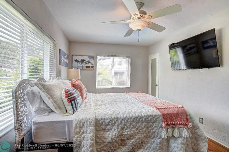 1516 Plunkett St, Hollywood FL 33020-5765 exterior