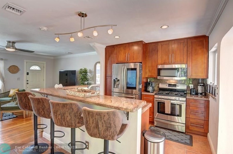 1516 Plunkett St, Hollywood FL 33020-5765 exterior