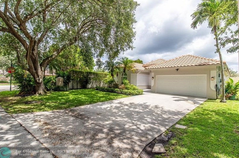 2663 Baccarat Dr, Hollywood, FL 33026