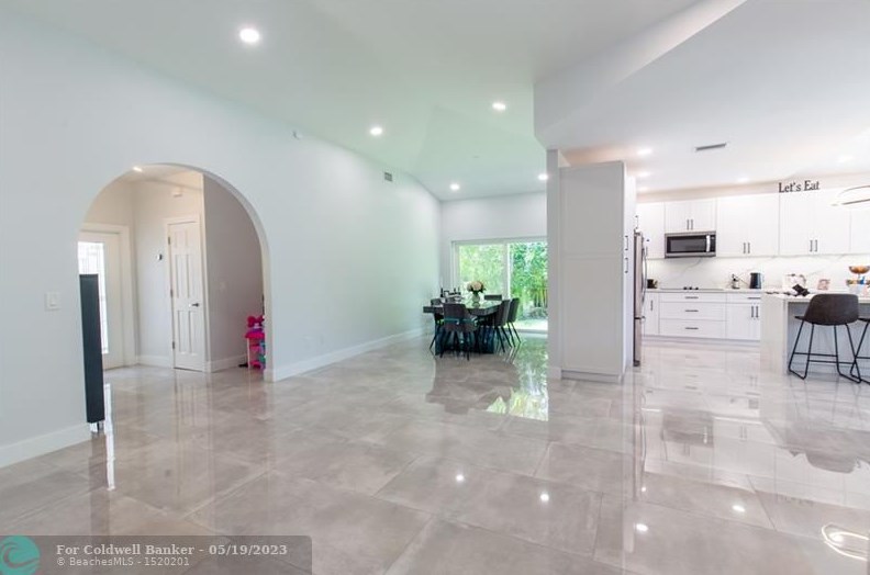 2663 Baccarat Dr, Hollywood FL  33026-3727 exterior