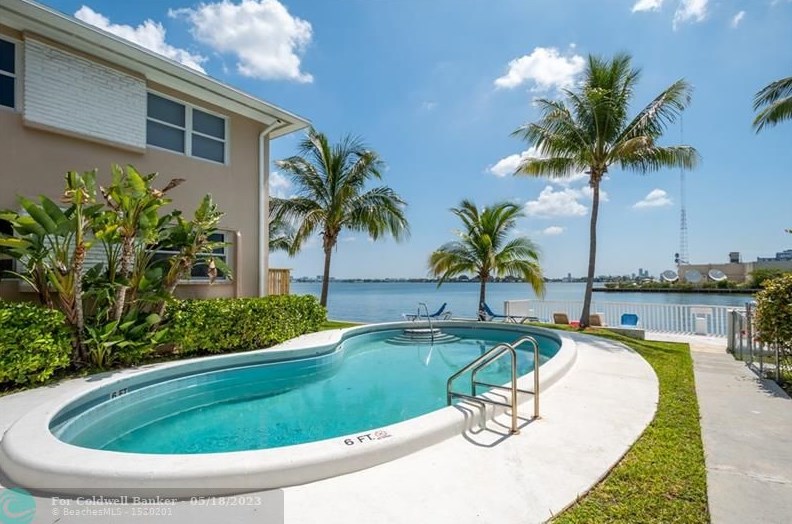 7909 East Dr, Miami, FL 33141-3310
