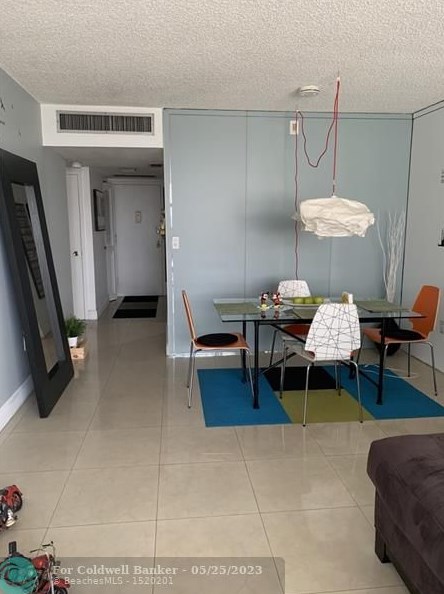 20100 Country Club Dr, Miami FL 33180-1672 exterior