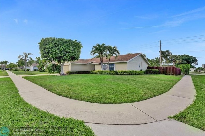 9689 Lancaster Pl, Boca Raton, FL 33434-2749