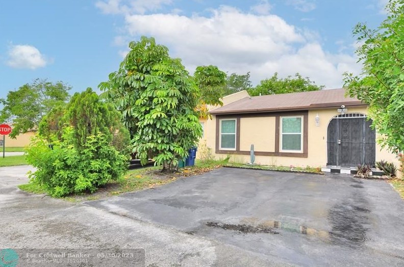 3027 204th Ter, Miami, FL 33056-2011