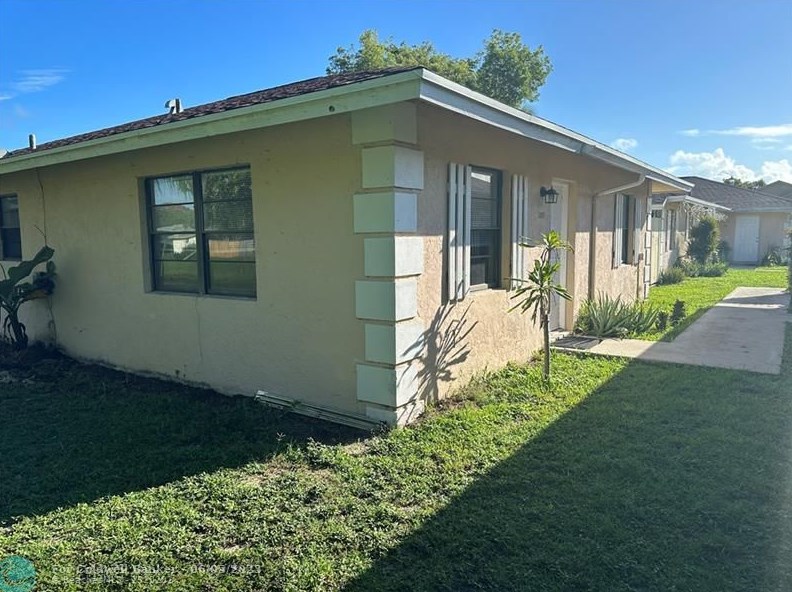 1205 White Pine Dr, West Palm Beach, FL 33414