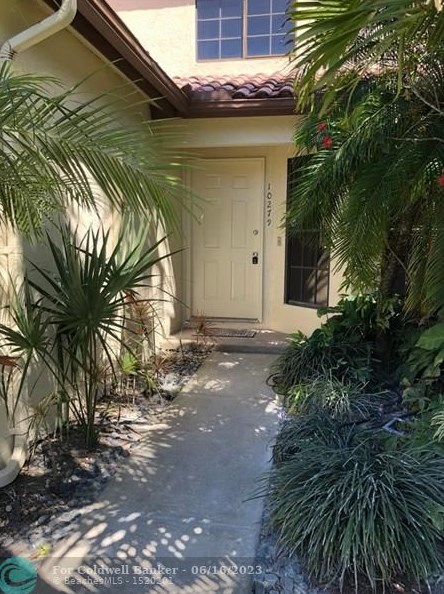 10279 Hidden Springs Ct, Boca Raton, FL 33498