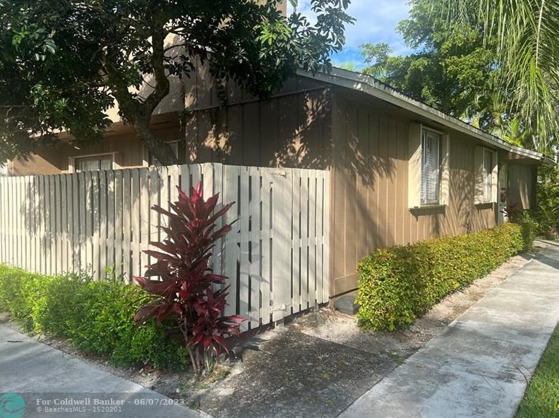 22251 Woodspring Dr, Boca Raton, FL 33428-3850