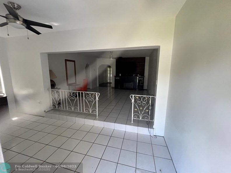 1942 Roosevelt St, Hollywood, FL 33020-2719