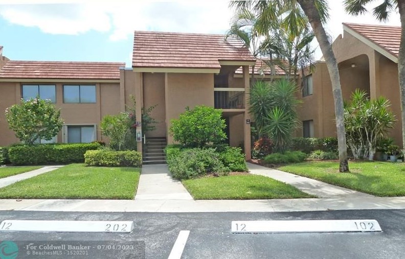 11205 Green Lake Dr, Boynton Beach, FL 33437-1472