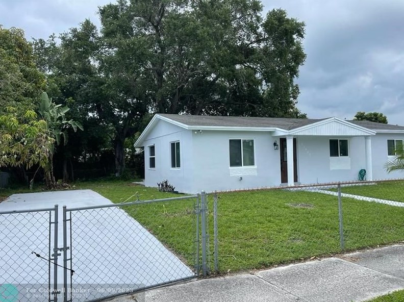 21025 38th Ave, Miami, FL 33180-4028