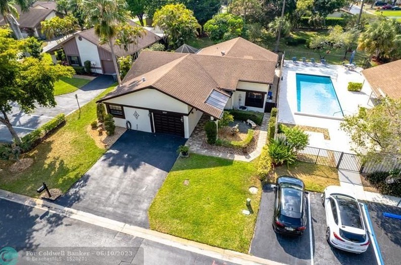 8930 Old Pine Rd, Boca Raton, FL 33433