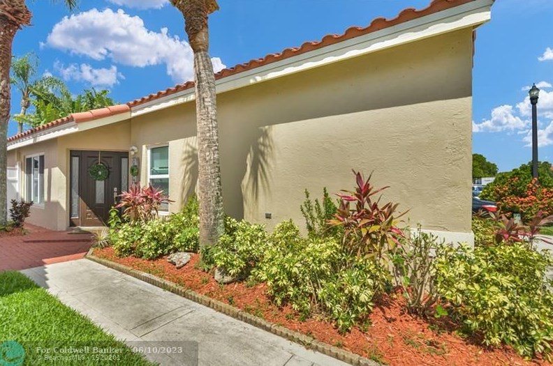 10192 Breezeway Pl, Boca Raton FL  33428-5850 exterior