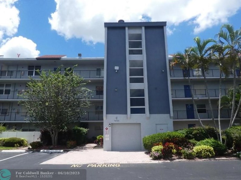 14747 Cumberland Dr #204, Delray Beach, FL 33446