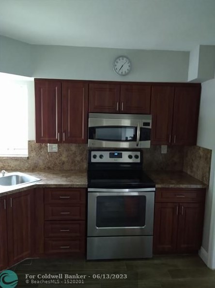 7521 Polk St, Hollywood, FL 33024