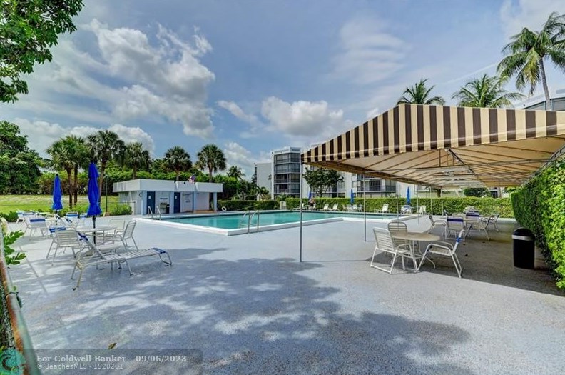 198 67th St, Boca Raton FL  33487-8302 exterior