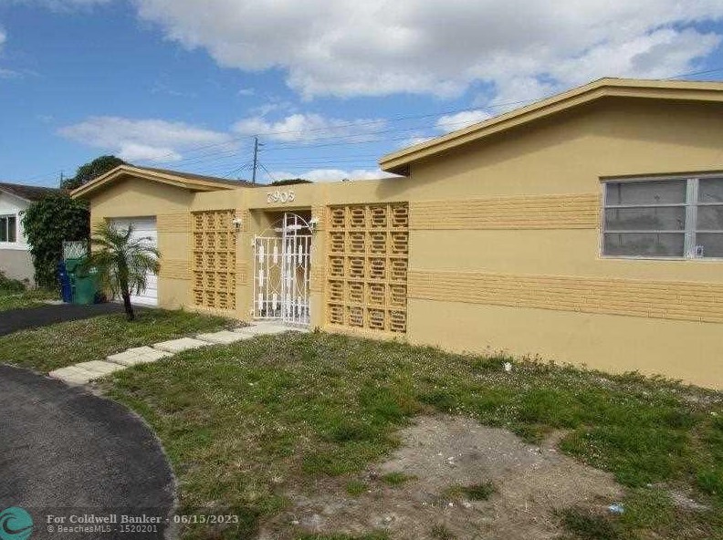 7905 Fairway Blvd, Hollywood, FL 33023-6417