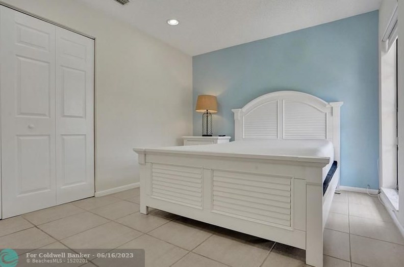 10066 Camelback Ln, Boca Raton FL  33498-4713 exterior