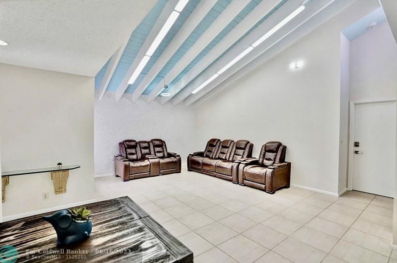 10066 Camelback Ln, Boca Raton FL  33498-4713 exterior