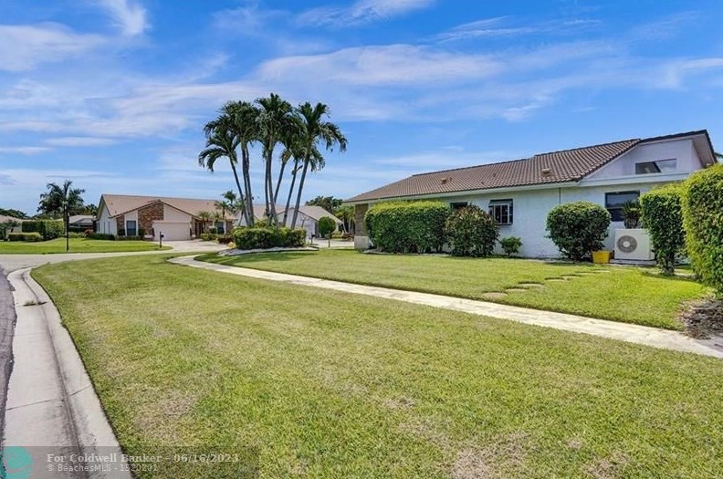 10066 Camelback Ln, Boca Raton FL  33498-4713 exterior