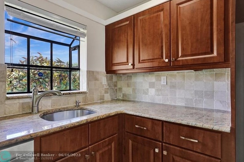 10066 Camelback Ln, Boca Raton FL  33498-4713 exterior