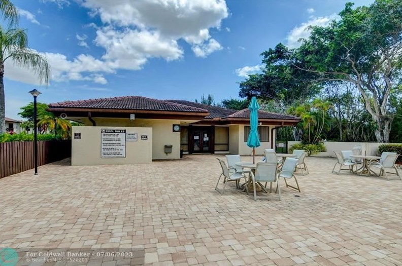 21864 Arriba Real, Boca Raton FL 33433-3194 exterior