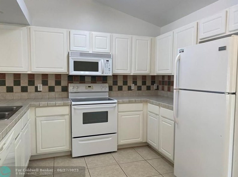 8626 22nd St, Vero Beach, FL 32966