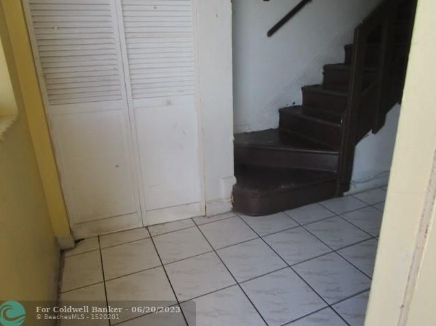 1710 W 72nd St #1719, Hialeah, FL 33014