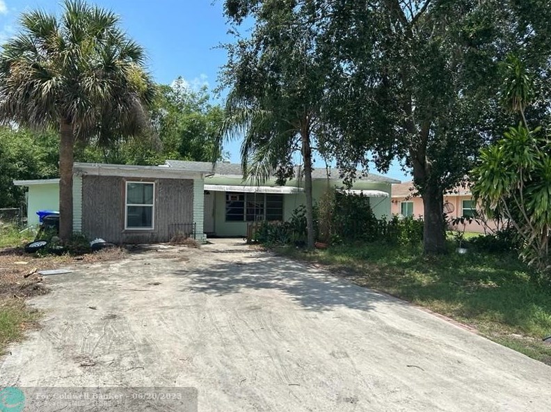 3027 Springfield Ln, Lake Worth, FL 33461-2511