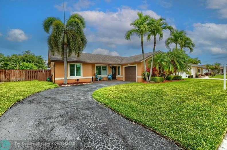 19417 Carolina Cir, Boca Raton, FL 33434-2610