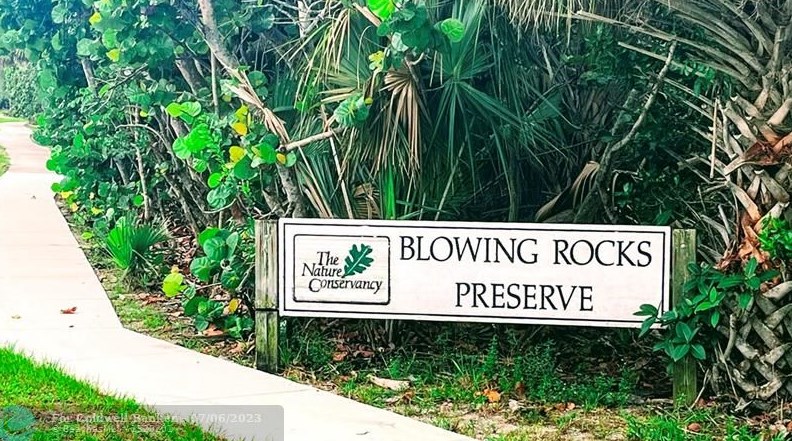 254 Village Blvd, Jupiter FL  33469-2397 exterior
